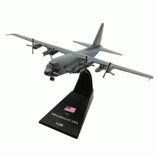 مجسم طائرة AC-130 مقاس ١:٢٠٠ حديد خفيف B40105