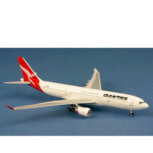 مجسم طائرة A330 طيران Qantas مقاس ١:٤٠٠حديد C30203