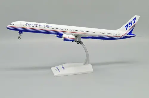 مجسم طائرة بوينغ B757-300 مقاس 1:200 حديد صبغة المصنع من JC Wings تسجيل [N757X]