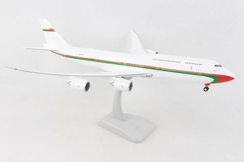 Royal Flight of Oman Boeing 747-8 1:200 Scale Model by Hogan Wings