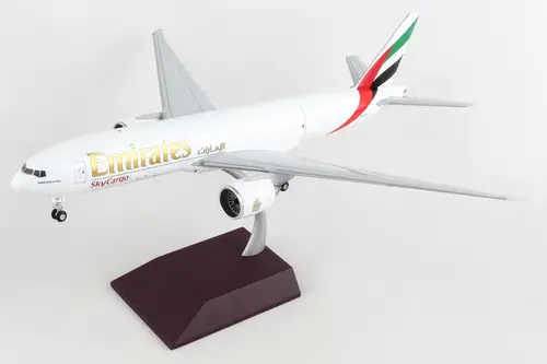 مجسم طائرة الإمارات للشحن B777F مقاس 1:200 حديد من GeminiJets تسجيل [A6-EFM] (مجسم تفاعلي)