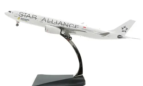 Singapore Airlines Airbus A330-300 1:200 Scale Diecast Model 