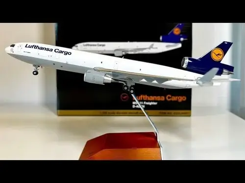 Lufthansa Cargo MD-11F 1:200 Scale Diecast Model by GeminiJets [D-ALCN]