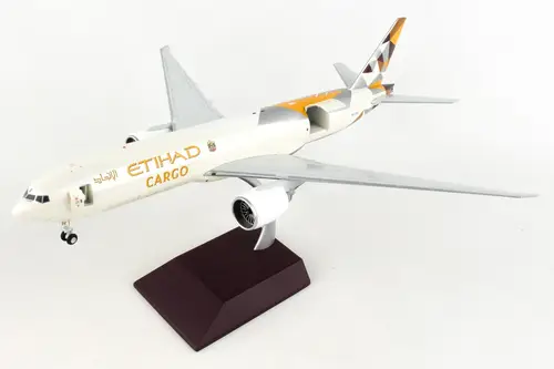 مجسم طائرة الإتحاد للشحن B777F مقاس 1:200 حديد من GeminiJets تسجيل [A6-DDE] (مجسم تفاعلي)