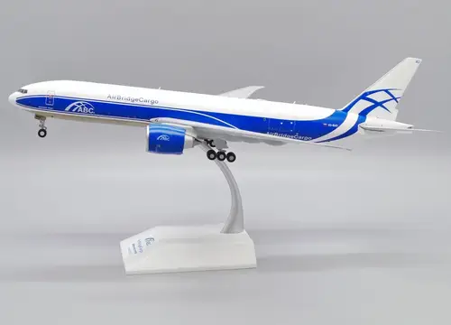 مجسم طائرة AirBridge للشحن B777-200LRF مقاس 1:200 حديد من JC Wings تسجيل [VQ-BAO]