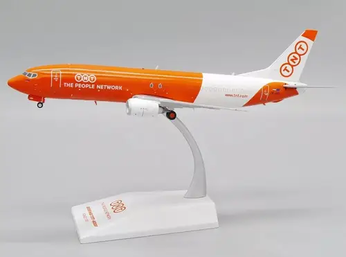 مجسم طائرة طيران TNT للشحن B737-400SF مقاس 1:200 حديد من JC Wings تسجيل [OE-IAG]