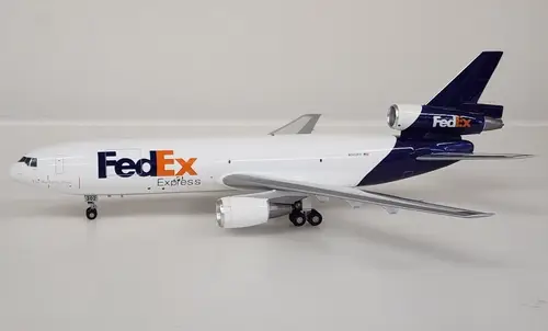 مجسم طائرة فيديكس DC-10-30 مقاس 1:200 حديد من Aviation200 تسجيل [N302FE]