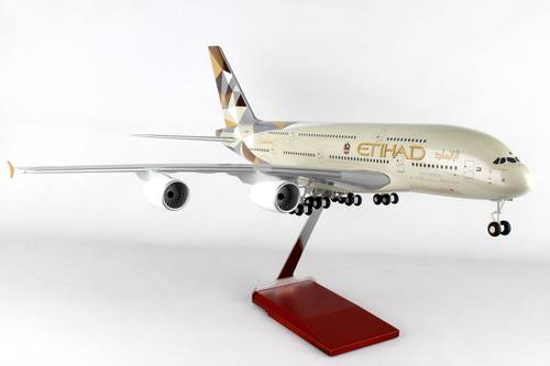 مجسم طيران الإتحاد A380 مقاس 1:100 بلاستيك صلب