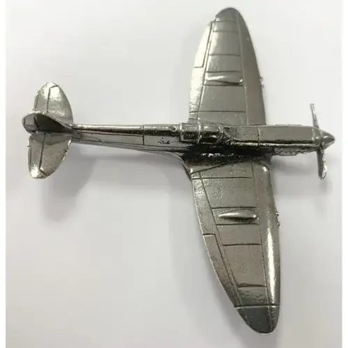 مغناطيس شكل مقاتلة Spitfire مطلي بفضة البيوتر