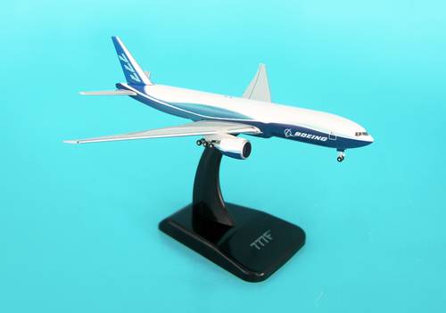 مجسم بوينغ B777-200F مقاس 1:500 حديد + قاعدة