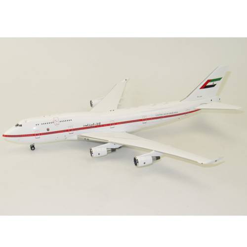 مجسم دولة الإمارات B747-400 مقاس 1:200 حديد