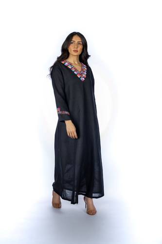 جلابية لينن لون أسود بتطريز