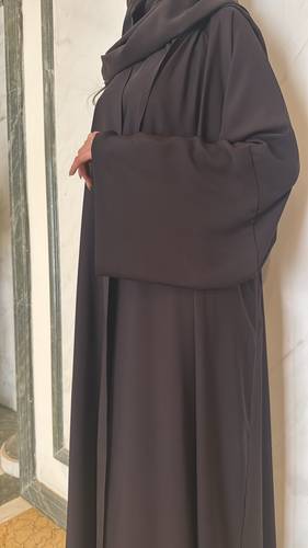Essential Abaya Set in Brown