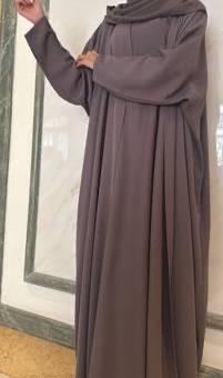 Essential Abaya Set in Grey