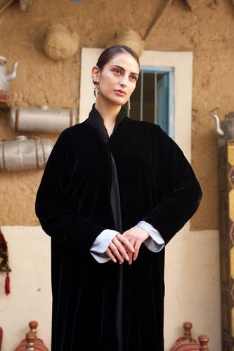 Black Velvet — Silk Open Edge