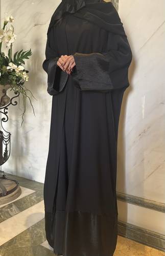 Black Contrast Abaya