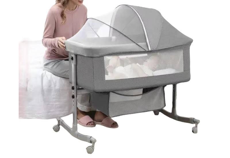 سرير اطفال رضع هزاز وعجلات بـ 3 مستويات قابله للتعديل يفتح علي جه الام