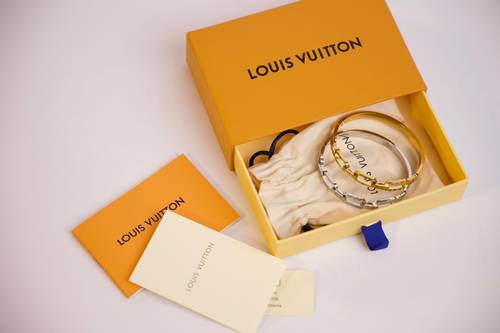 سوار LV الكلاسيكي