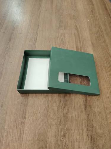 بوكس جاهز قاعده وغطاء اخضر غامق 20*20*4 