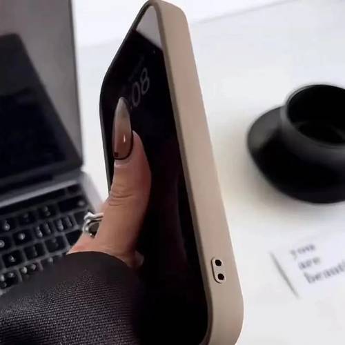 جراب هاتف لطيف بتصميم INS ثلاثي الأبعاد
