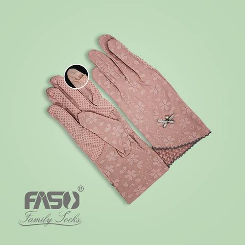 Driving gloves