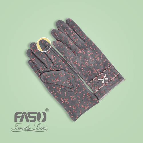 Driving gloves
