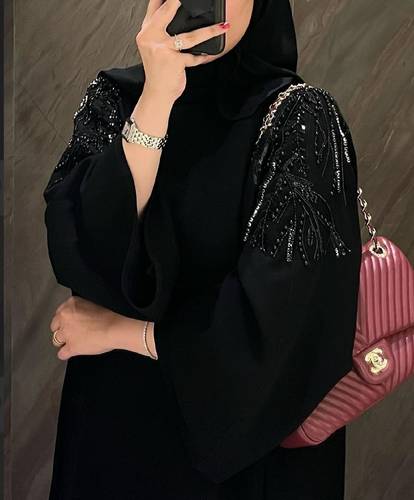 عباية شيرين