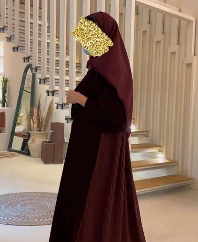 عباية شتوية بـ كسرات خلفية 1399