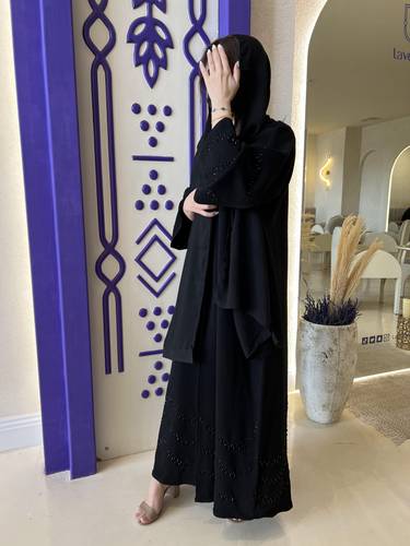عبايا كريب اسود مع شك شفاف