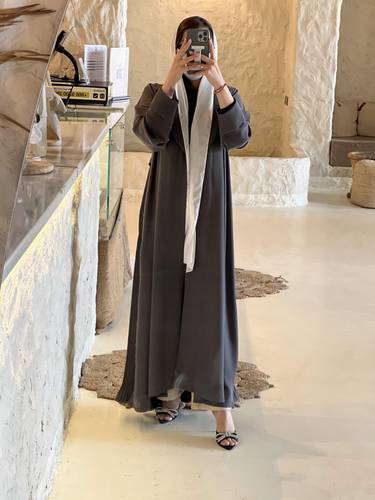 عباية كريب اندونيسي بياقة مع كسرات ليزر