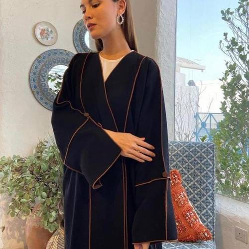 عبايا لمياء بتقليمه انيقه ويافه