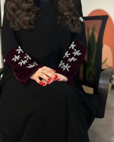 عباية مخمل