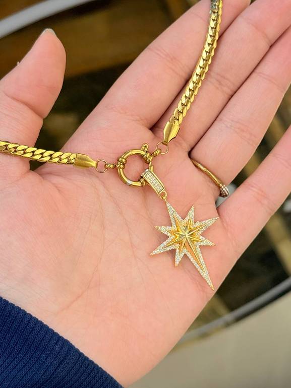A large Star with Float lock ✨