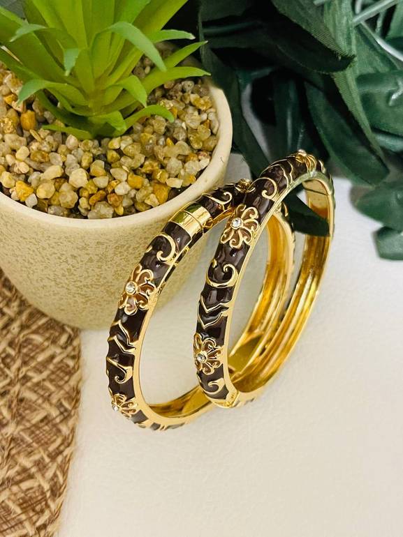 Bone Bangle Colored 16✨