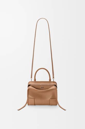 شنطة LOEWE
