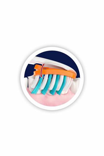 فرشاة اسنان مرنة لتنظيف متميز ORAL-B