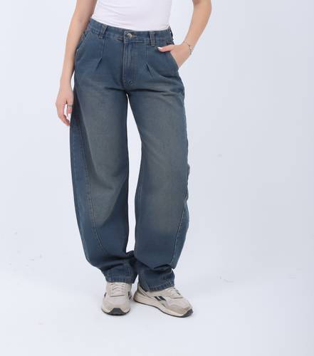 Urban Wide-Leg Curved Jeans
