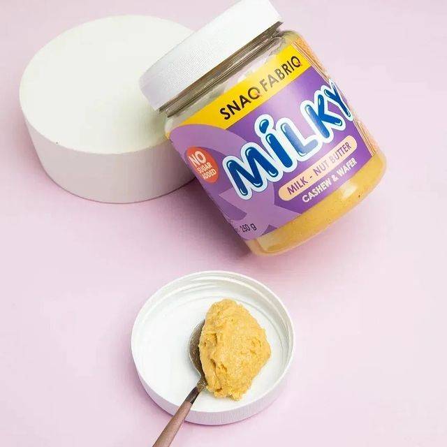 SNAQ FABRIQ Milky Butter Sugar Free (250 g)  Chocolate With Hazelnut