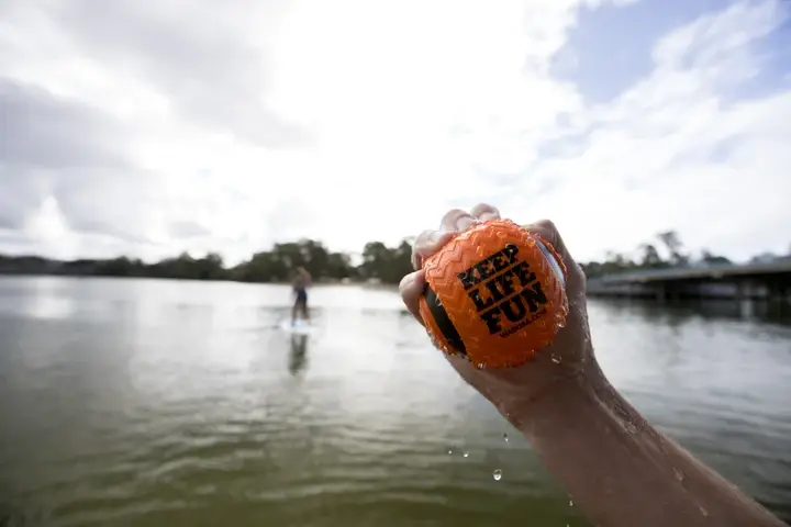 Waboba Zag, Bouncy Ball for Water Playing  Red