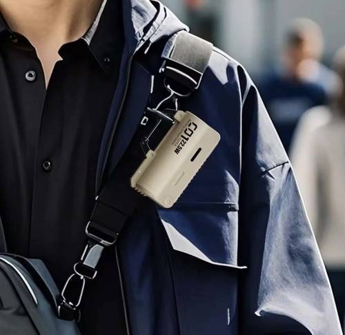 باور بانك سريع الشحن بمشبك الكارابينر – الطاقة معك أينما ذهبت
