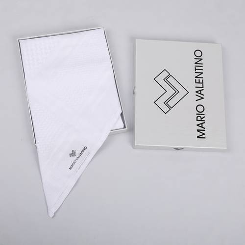 شماغ ماريو فالنتينو الأبيض MVW1