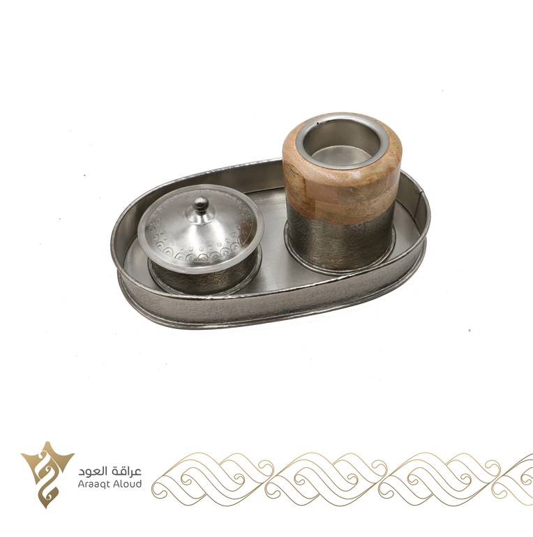 مبخرة وعلبة عود وطبق حديدي فاخر بالنقش العربي ( فضي )