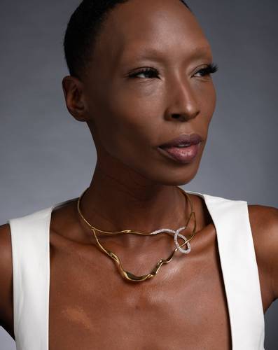 Looped crystal collar