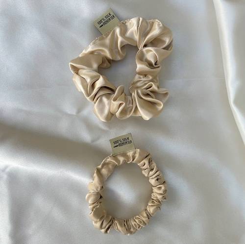 Silk Scrunchies Beige 