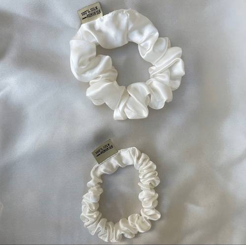 Silk Scrunchies White