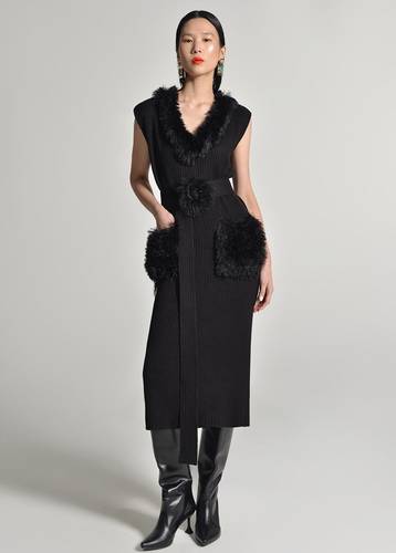Knitted Dress with Fur Belt and Pockets