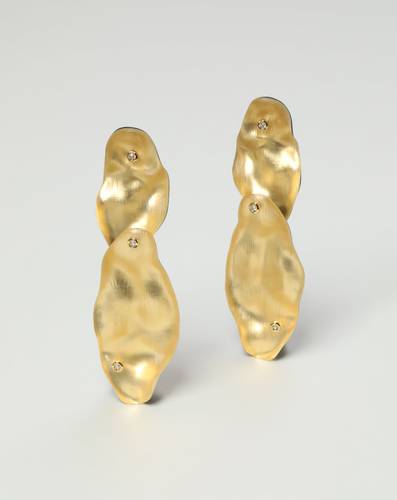 Organic shape earrings gold