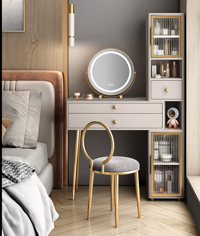  Dressing table and chair set 