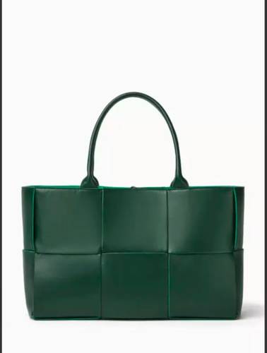 Bottega- Mirror Quality
