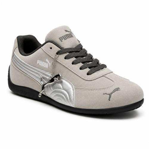 حذاء نسائي رياضي كاجوال من Puma بلون الرمادي الفضي